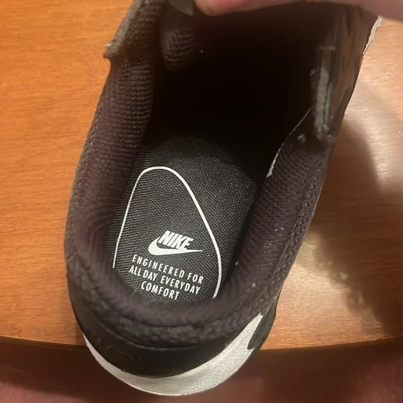 Nike Air Max Excee Women’s 7.5 Low Black Metallic Gold - Picture 7 of 8